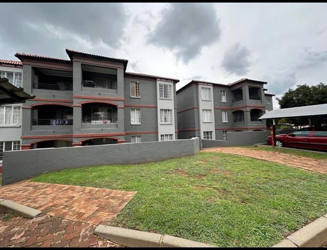 2 BEDROOM APARTMENT FOR SALE IN CASTLEVIEW